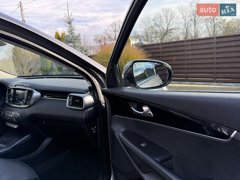 Внедорожник / Кроссовер Kia Sorento 2015 в Стрые