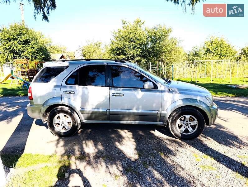 Позашляховик / Кросовер Kia Sorento 2005 в Городенці