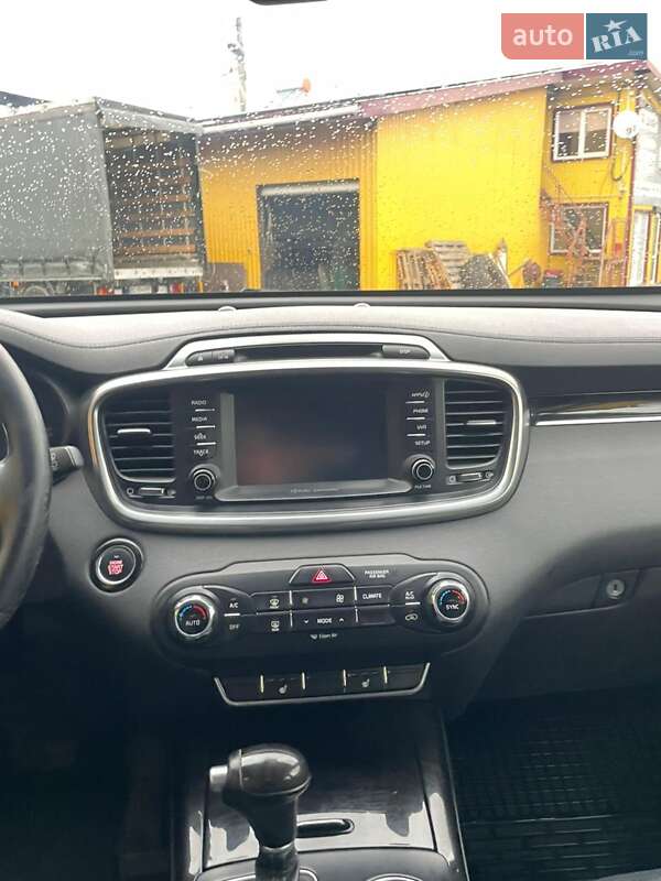 Позашляховик / Кросовер Kia Sorento 2017 в Бориславі