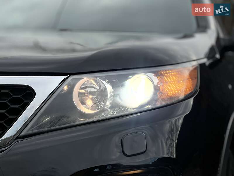 Позашляховик / Кросовер Kia Sorento 2012 в Ужгороді