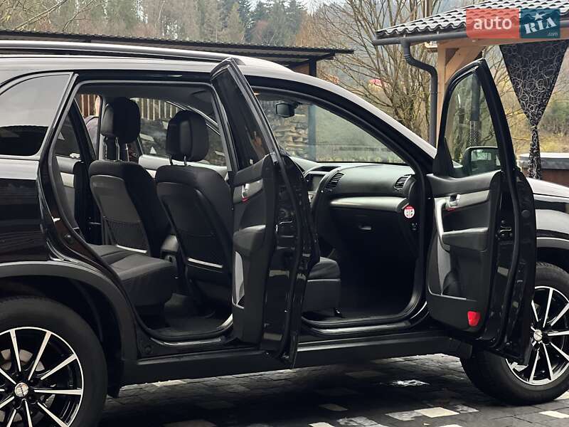 Позашляховик / Кросовер Kia Sorento 2012 в Ужгороді