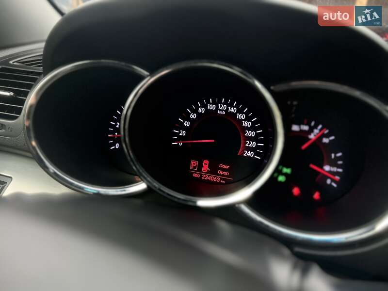 Позашляховик / Кросовер Kia Sorento 2012 в Ужгороді