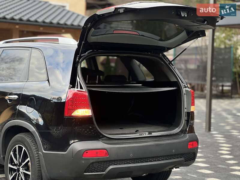 Позашляховик / Кросовер Kia Sorento 2012 в Ужгороді