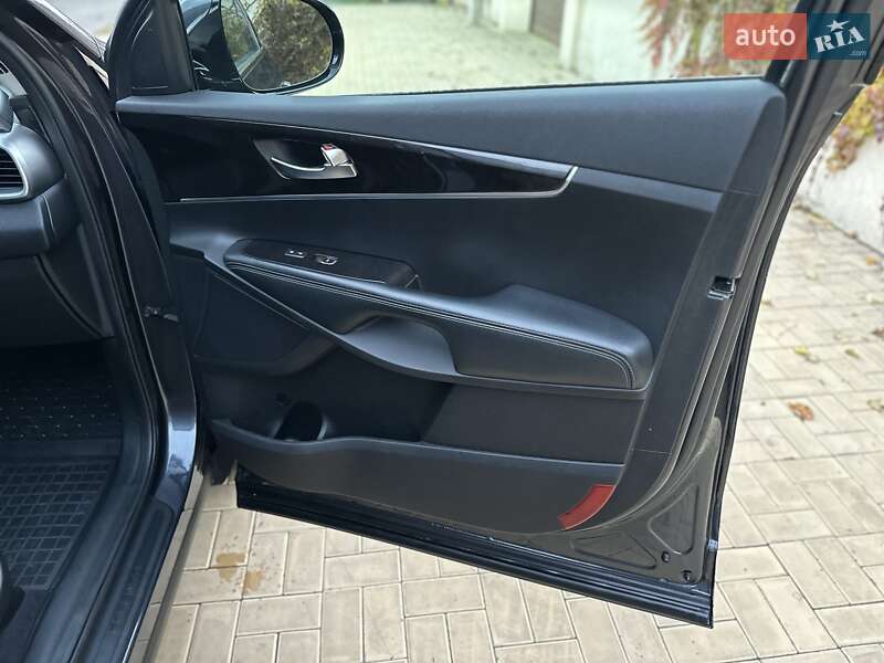 Позашляховик / Кросовер Kia Sorento 2017 в Одесі фото 58 Позашляховик / Кросовер Kia Sorento 2017 в Одесі