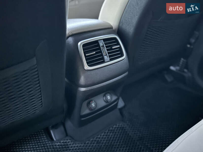 Внедорожник / Кроссовер Kia Sorento 2015 в Владимире фото 83 Внедорожник / Кроссовер Kia Sorento 2015 в Владимире