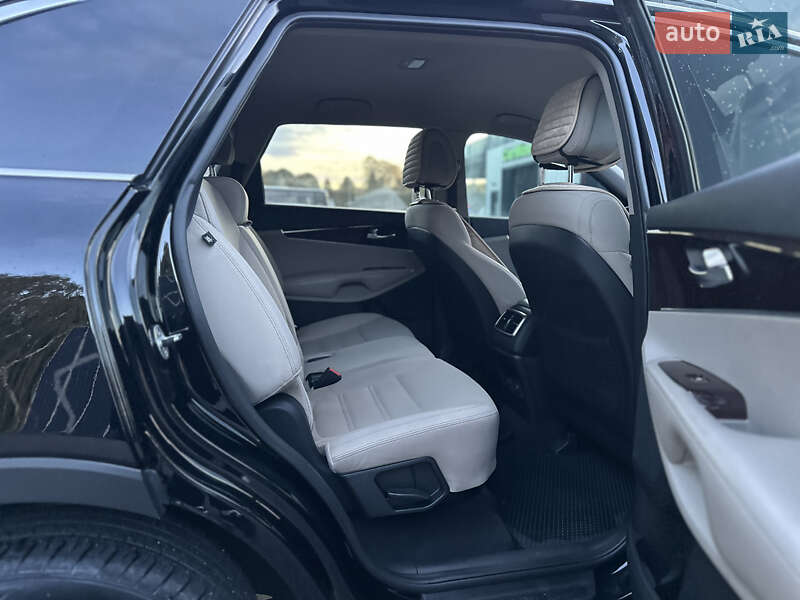 Внедорожник / Кроссовер Kia Sorento 2015 в Владимире фото 92 Внедорожник / Кроссовер Kia Sorento 2015 в Владимире