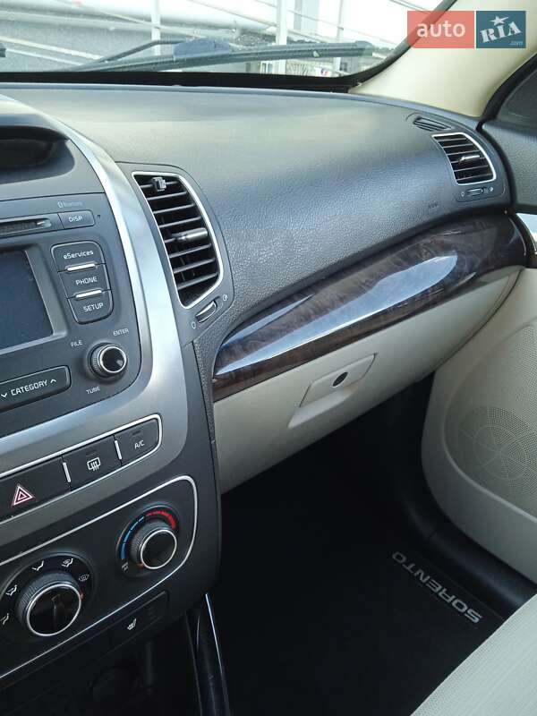Позашляховик / Кросовер Kia Sorento 2013 в Львові фото 37 Позашляховик / Кросовер Kia Sorento 2013 в Львові