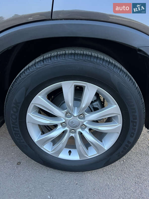 Позашляховик / Кросовер Kia Sorento 2012 в Луцьку