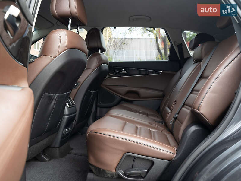 Внедорожник / Кроссовер Kia Sorento 2015 в Одессе