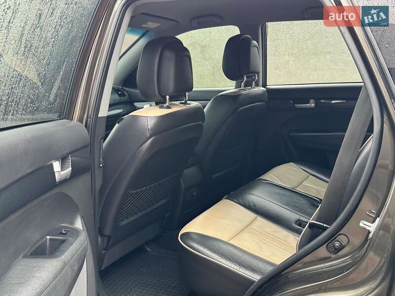 Позашляховик / Кросовер Kia Sorento 2010 в Запоріжжі