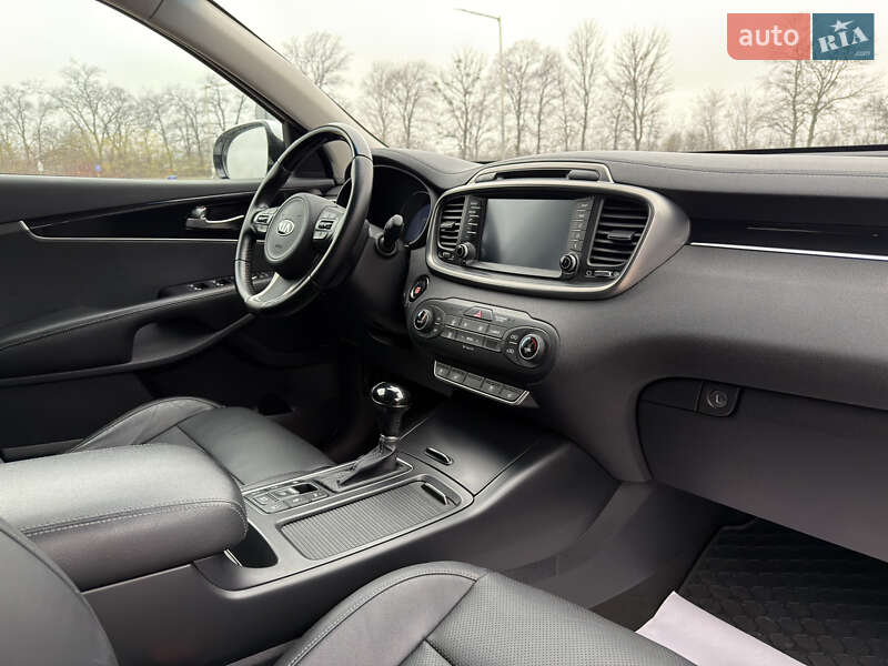 Внедорожник / Кроссовер Kia Sorento 2015 в Радивилове фото 35 Внедорожник / Кроссовер Kia Sorento 2015 в Радивилове
