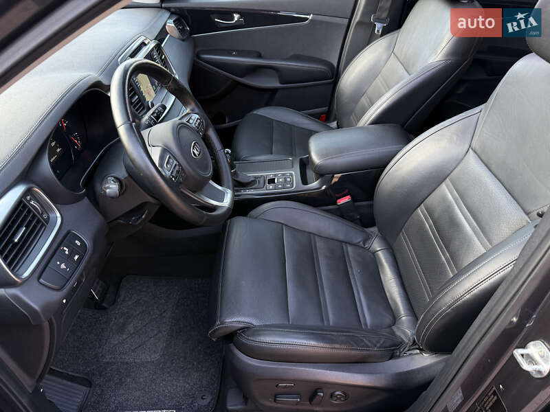 Позашляховик / Кросовер Kia Sorento 2016 в Стрию