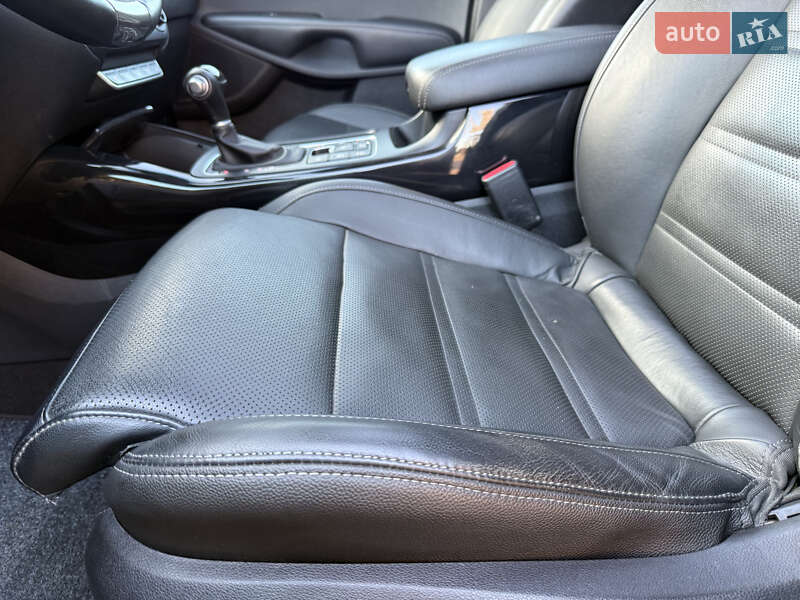 Позашляховик / Кросовер Kia Sorento 2016 в Стрию