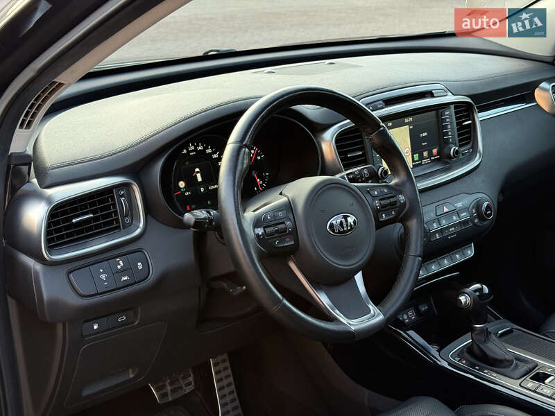Позашляховик / Кросовер Kia Sorento 2016 в Стрию