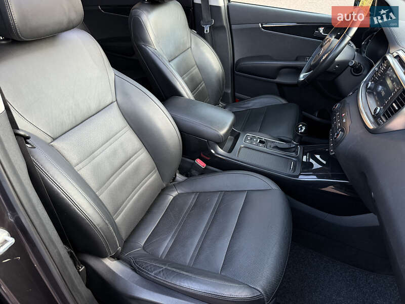 Позашляховик / Кросовер Kia Sorento 2016 в Стрию