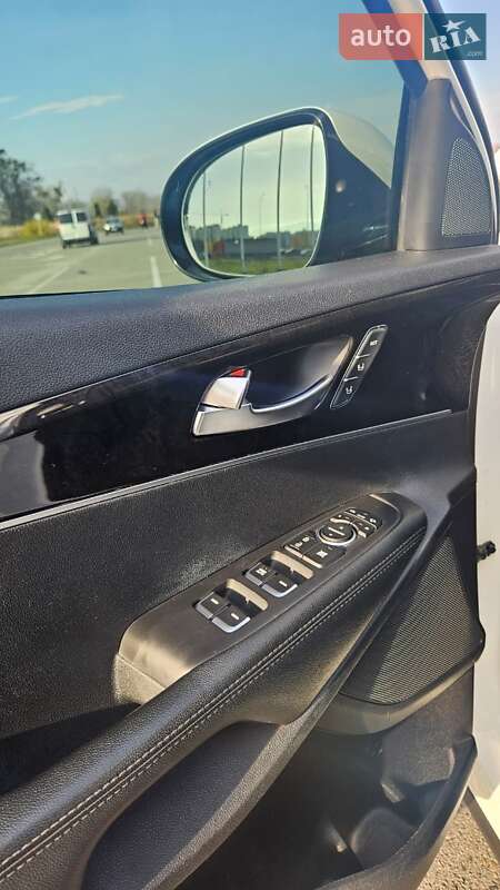 Позашляховик / Кросовер Kia Sorento 2015 в Києві