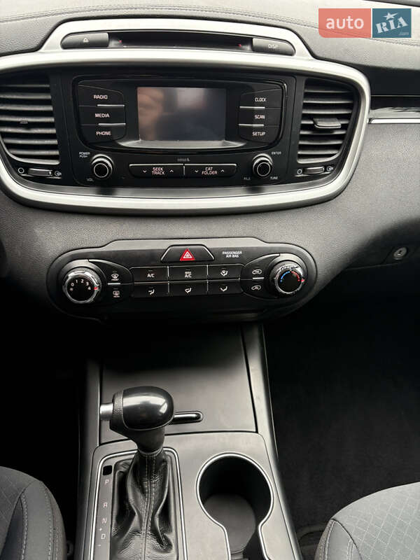 Позашляховик / Кросовер Kia Sorento 2016 в Володимирі