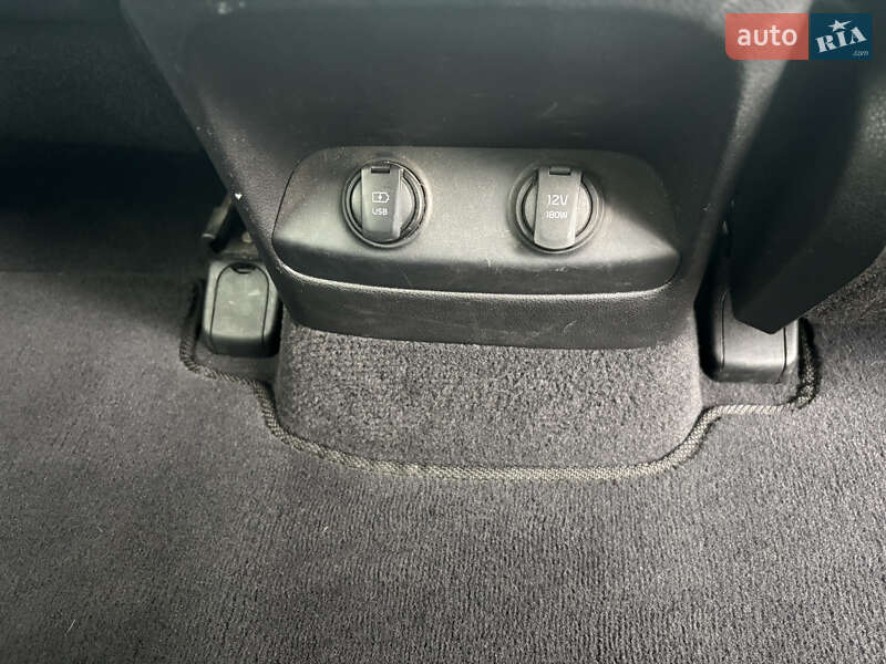 Позашляховик / Кросовер Kia Sorento 2016 в Володимирі