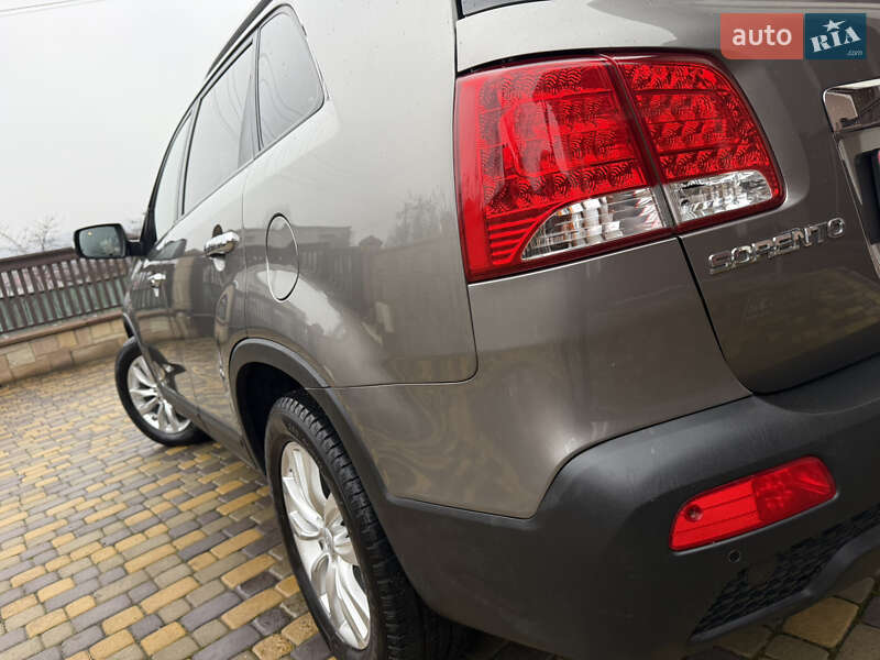 Позашляховик / Кросовер Kia Sorento 2010 в Коломиї