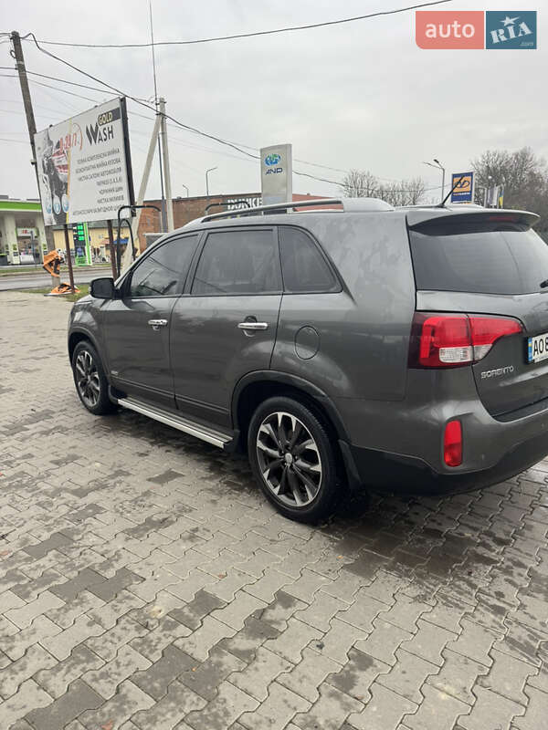 Внедорожник / Кроссовер Kia Sorento 2013 в Берегово