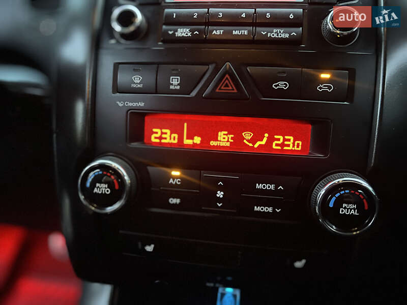 Внедорожник / Кроссовер Kia Sorento 2012 в Николаеве