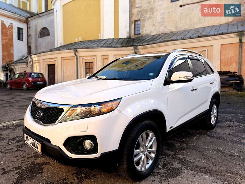 Внедорожник / Кроссовер Kia Sorento 2010 в Кременце