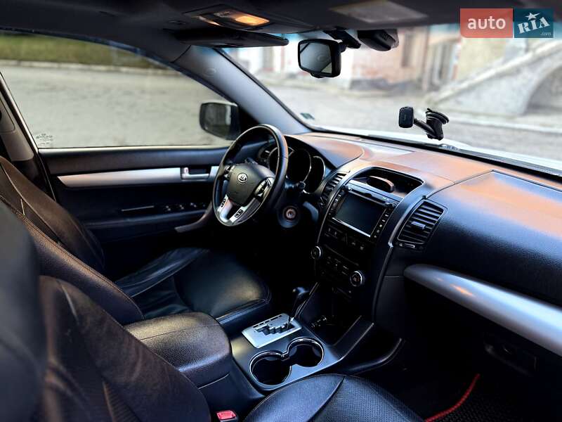 Внедорожник / Кроссовер Kia Sorento 2010 в Кременце