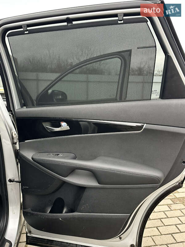 Внедорожник / Кроссовер Kia Sorento 2016 в Дубно