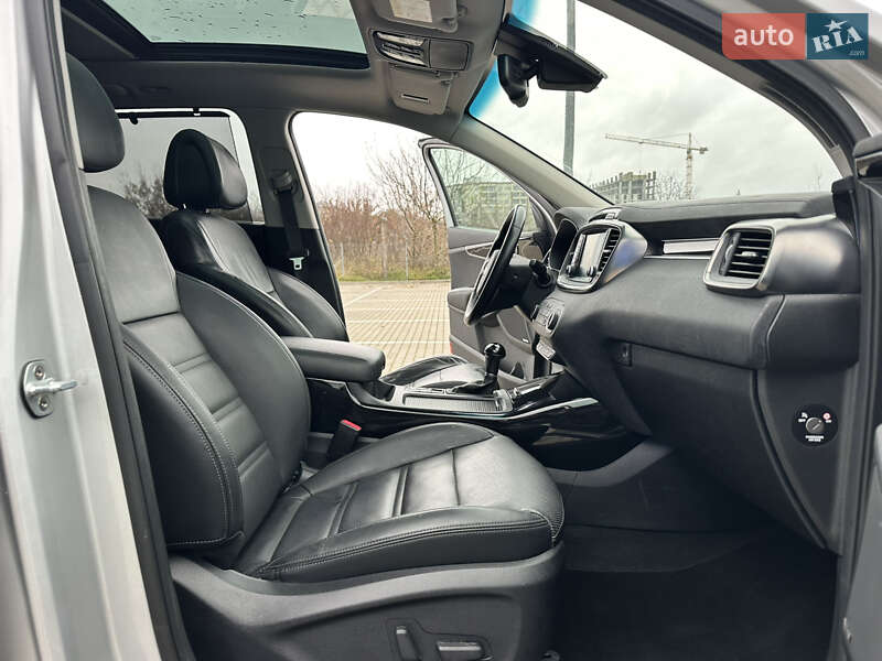 Внедорожник / Кроссовер Kia Sorento 2016 в Дубно