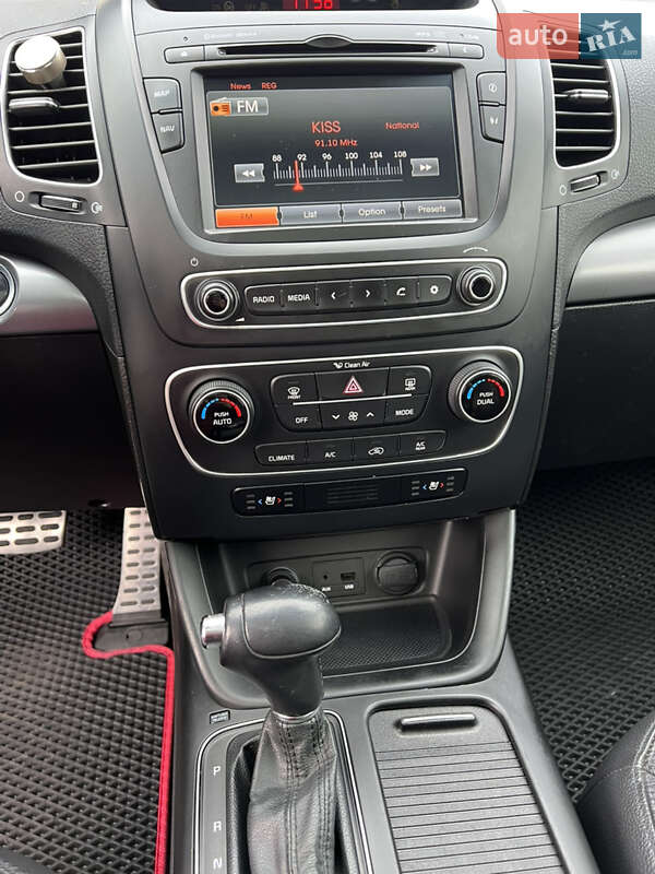 Позашляховик / Кросовер Kia Sorento 2013 в Львові