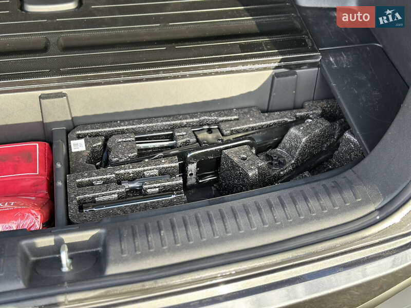 Внедорожник / Кроссовер Kia Sorento 2016 в Самборе фото 29 Внедорожник / Кроссовер Kia Sorento 2016 в Самборе