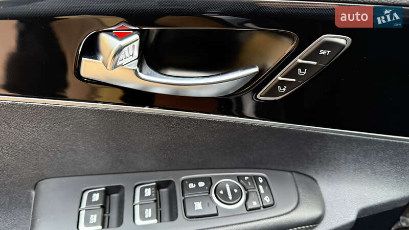 Внедорожник / Кроссовер Kia Sorento 2015 в Черновцах