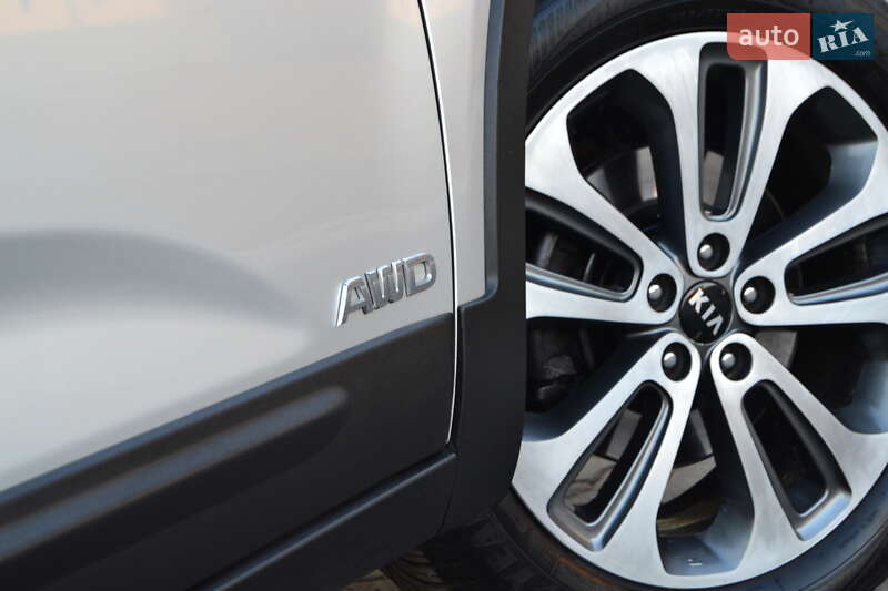 Внедорожник / Кроссовер Kia Sorento 2013 в Дрогобыче
