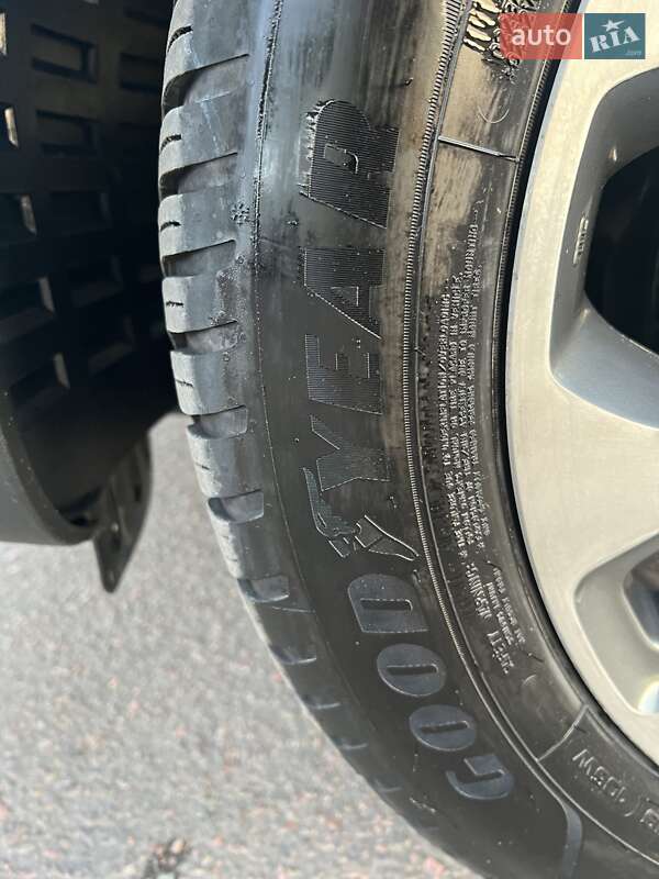 Внедорожник / Кроссовер Kia Sorento 2013 в Дрогобыче