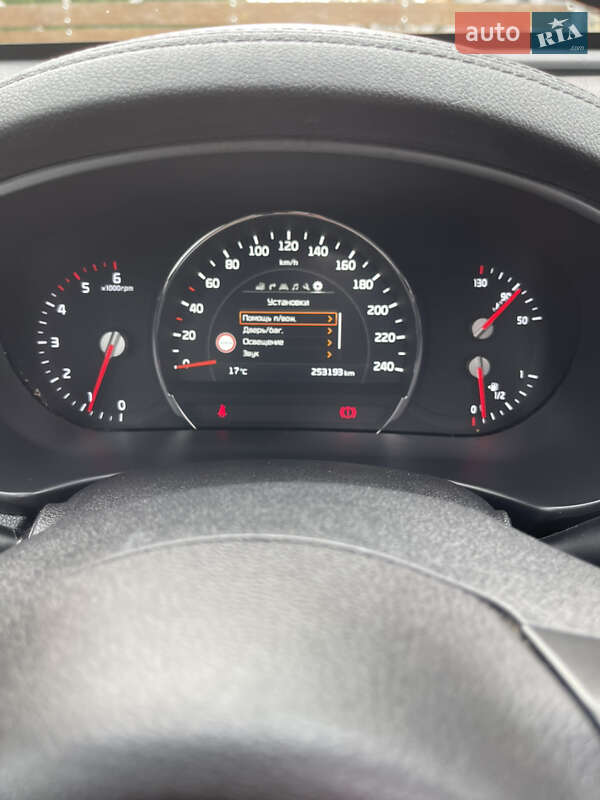 Внедорожник / Кроссовер Kia Sorento 2017 в Стрые