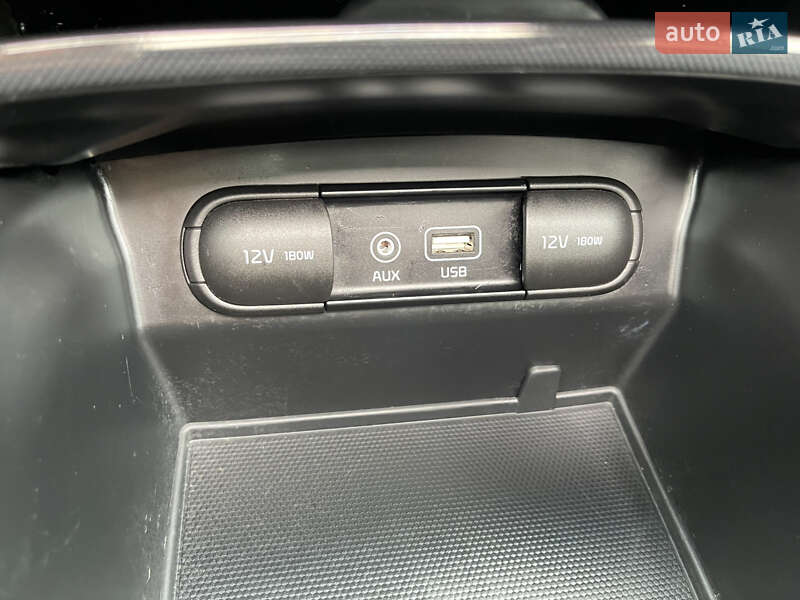 Внедорожник / Кроссовер Kia Sorento 2017 в Стрые