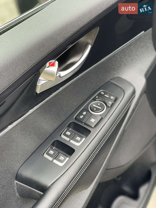 Внедорожник / Кроссовер Kia Sorento 2017 в Стрые