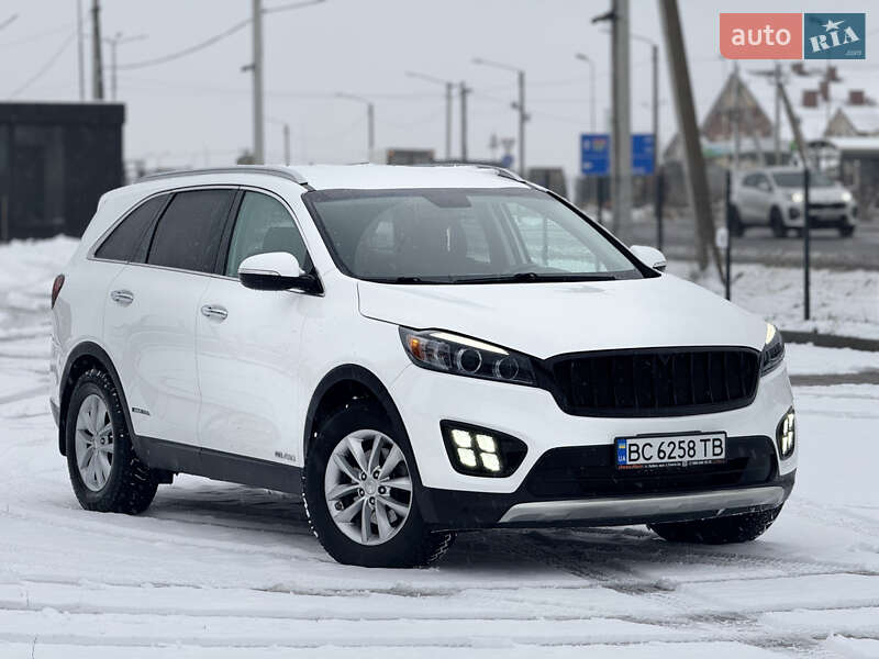 Позашляховик / Кросовер Kia Sorento 2016 в Львові