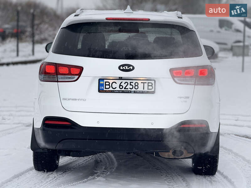 Позашляховик / Кросовер Kia Sorento 2016 в Львові