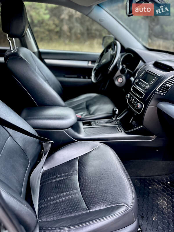 Внедорожник / Кроссовер Kia Sorento 2013 в Ахтырке