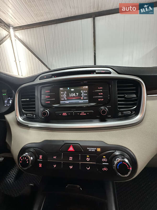 Внедорожник / Кроссовер Kia Sorento 2016 в Львове