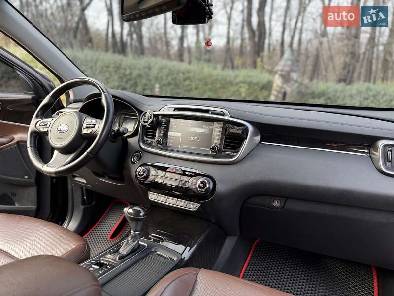 Внедорожник / Кроссовер Kia Sorento 2017 в Киеве