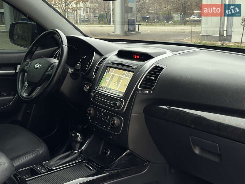Позашляховик / Кросовер Kia Sorento 2014 в Миколаєві