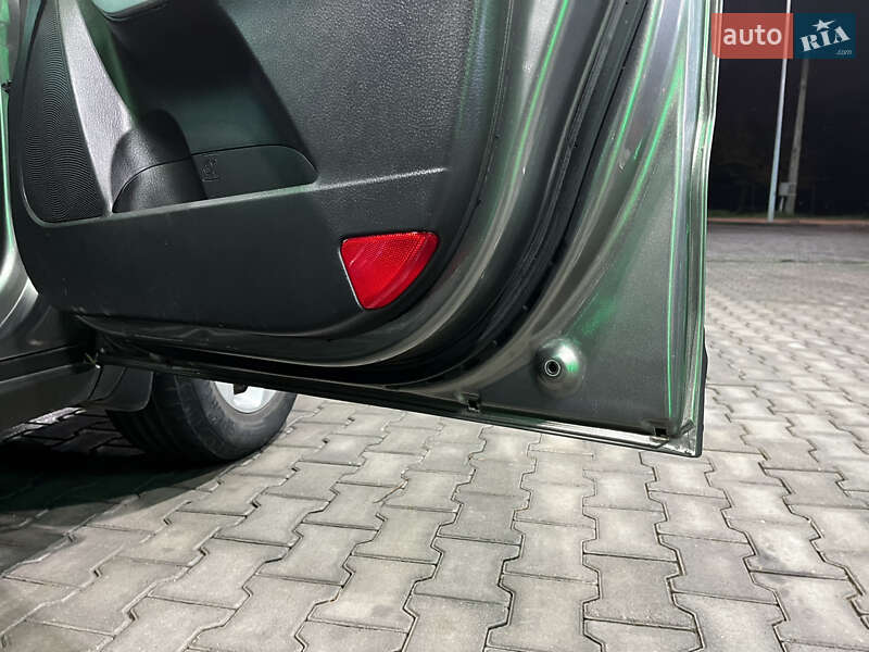 Позашляховик / Кросовер Kia Sorento 2012 в Одесі