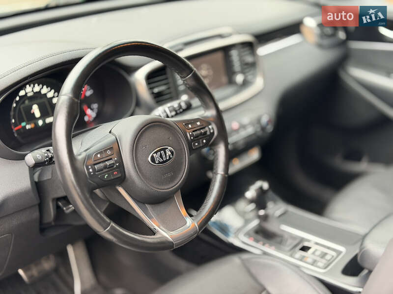 Позашляховик / Кросовер Kia Sorento 2015 в Луцьку