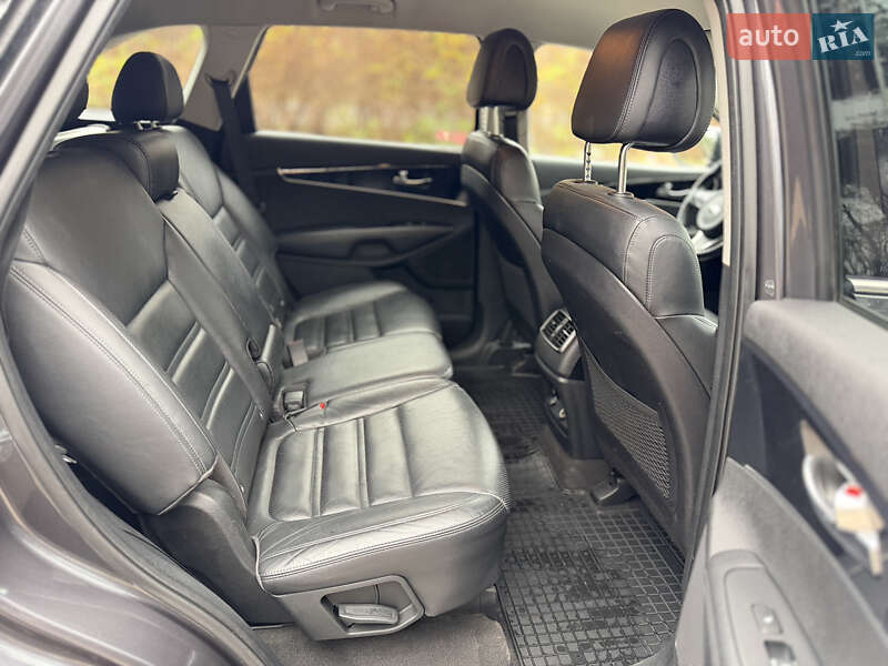 Позашляховик / Кросовер Kia Sorento 2015 в Луцьку