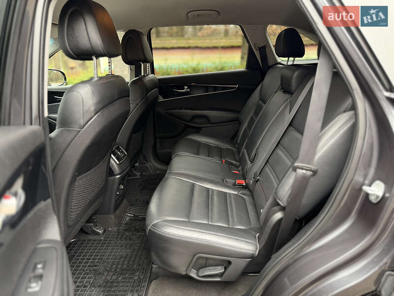 Позашляховик / Кросовер Kia Sorento 2015 в Луцьку