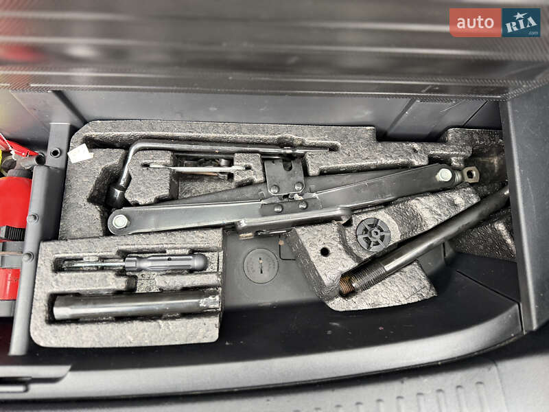 Позашляховик / Кросовер Kia Sorento 2015 в Луцьку