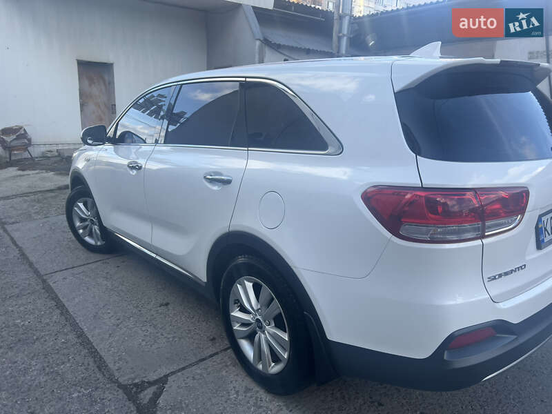 Позашляховик / Кросовер Kia Sorento 2016 в Миколаєві