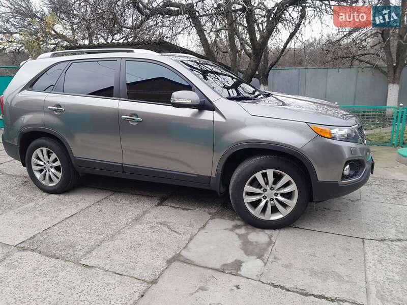 Позашляховик / Кросовер Kia Sorento 2012 в Полтаві